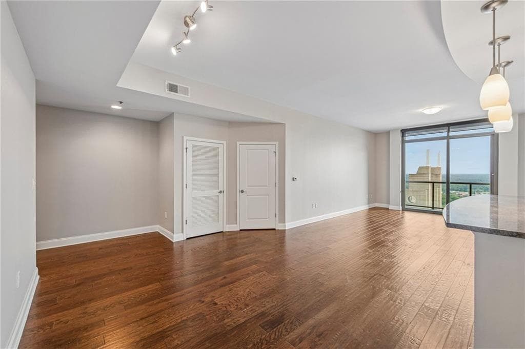 1 bedroom, 2 bathroom, 1,385 sq ft condominium for sale at 270 17th Street 3106, Atlanta, GA 30363 — photo 4