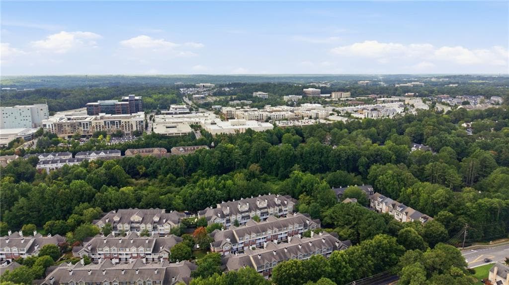 2 bedroom, 3 bathroom, 1,379 sq ft townhouse for sale at 5110 Woodland Lane, Alpharetta, GA 30009 — photo 5