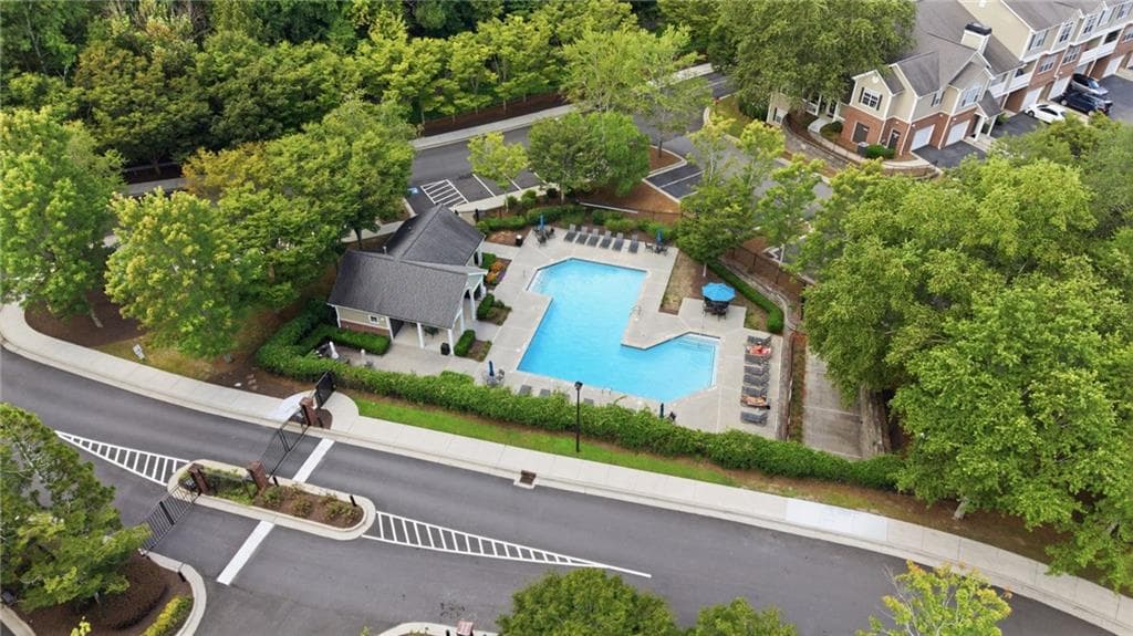 2 bedroom, 3 bathroom, 1,379 sq ft townhouse for sale at 5110 Woodland Lane, Alpharetta, GA 30009 — photo 7