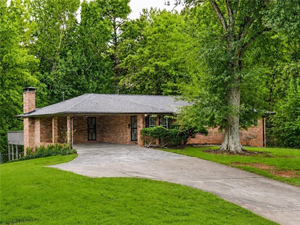 4 bedroom, 3 bathroom, 1,920 sq ft single family residence for sale at 4840 Cowan Road, Acworth, GA 30101 — photo 2