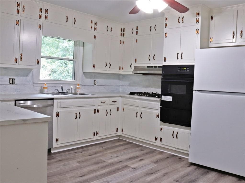 4 bedroom, 3 bathroom, 1,920 sq ft single family residence for sale at 4840 Cowan Road, Acworth, GA 30101 — photo 8