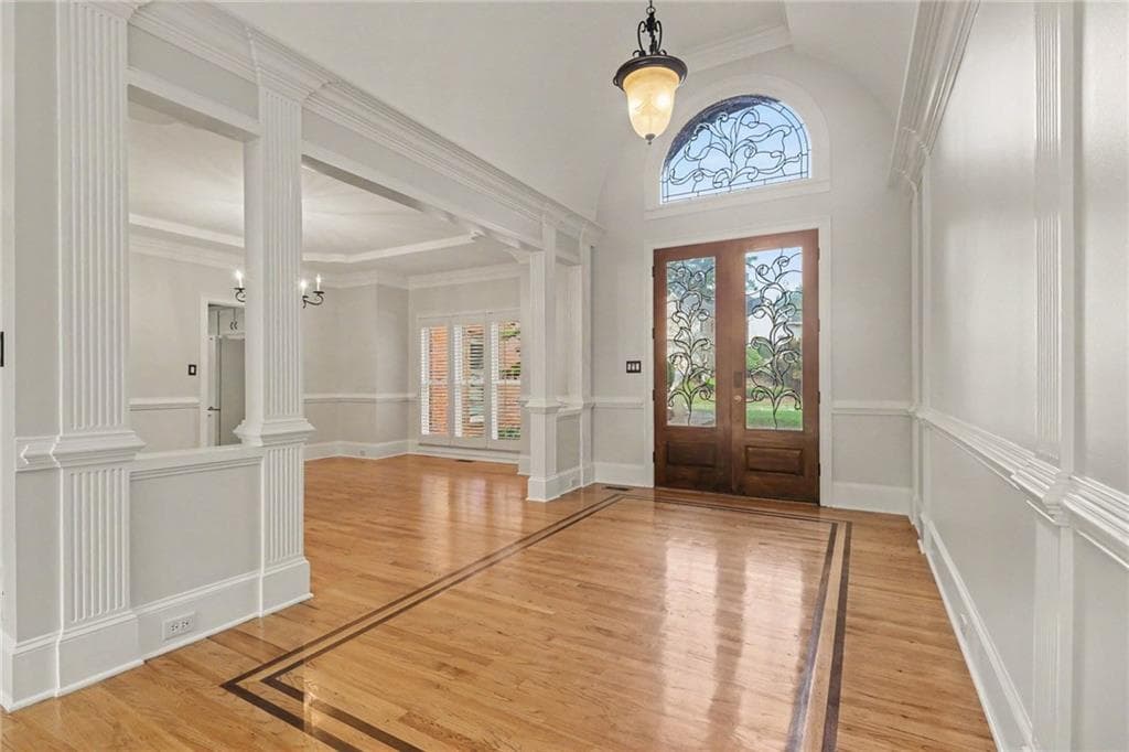 6 bedroom, 7 bathroom, 7,620 sq ft single family residence under contract at 200 Wicklawn Way, Roswell, GA 30076 — photo 3