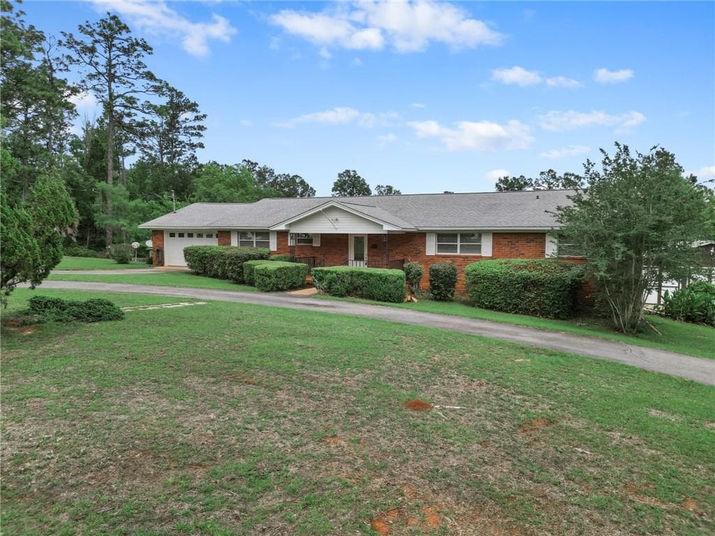 5 bedroom, 3 bathroom, 2,679 sq ft single family residence for sale at 1991 Booster Club Road, Bainbridge, GA 39819