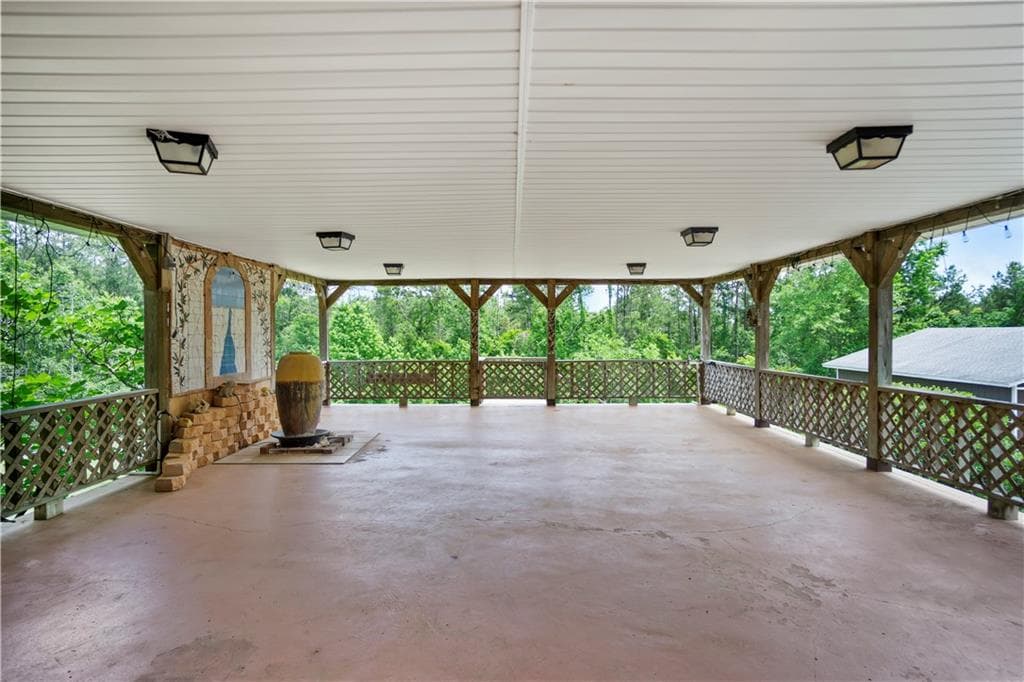 5 bedroom, 3 bathroom, 2,679 sq ft single family residence for sale at 1991 Booster Club Road, Bainbridge, GA 39819 — photo 7