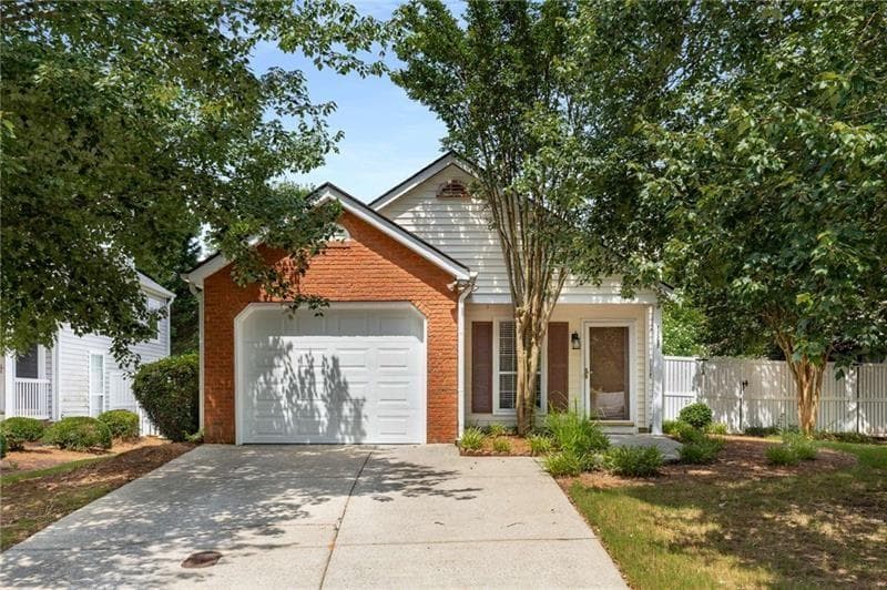 2 bedroom, 2 bathroom, 1,231 sq ft single family residence for rent at 13387 Aventide Lane, Alpharetta, GA 30004 for $2,100 a month