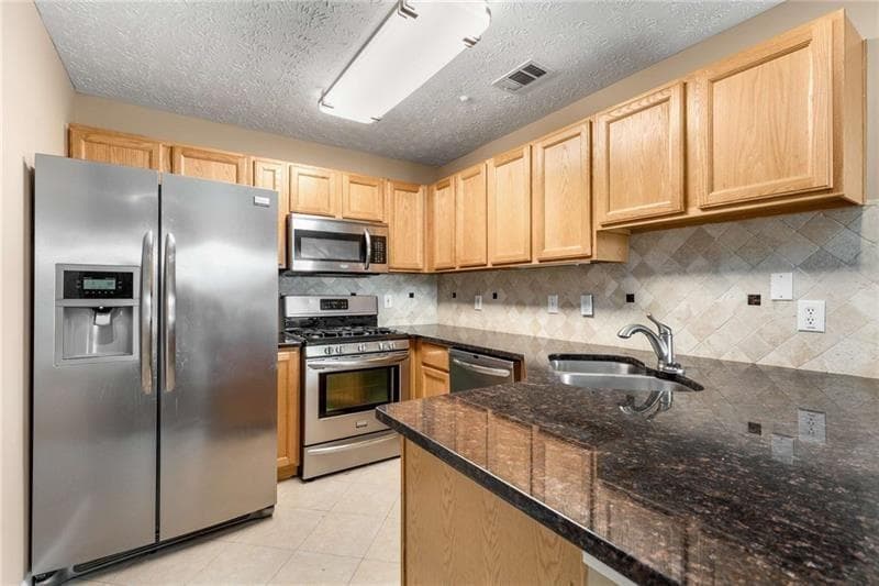 2 bedroom, 2 bathroom, 1,231 sq ft single family residence for rent at 13387 Aventide Lane, Alpharetta, GA 30004 for $2,200 a month — photo 7
