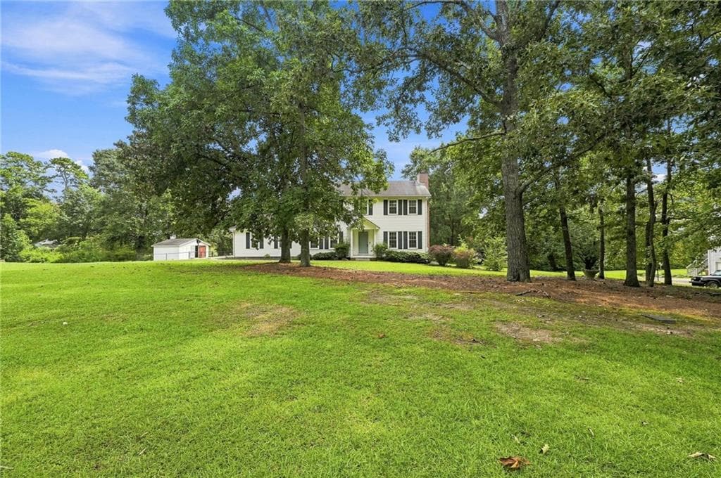 3 bedroom, 3 bathroom, 2,052 sq ft single family residence for sale at 16 Wood Forest Drive, Cartersville, GA 30120 — photo 4