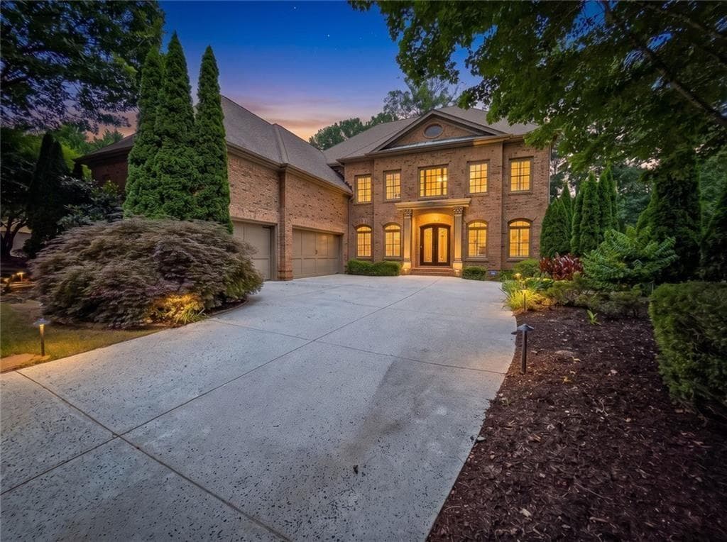 5 bedroom, 6 bathroom, 6,647 sq ft single family residence under contract at 7725 NW Marsh Court, Sandy Springs, GA 30328 — photo 2