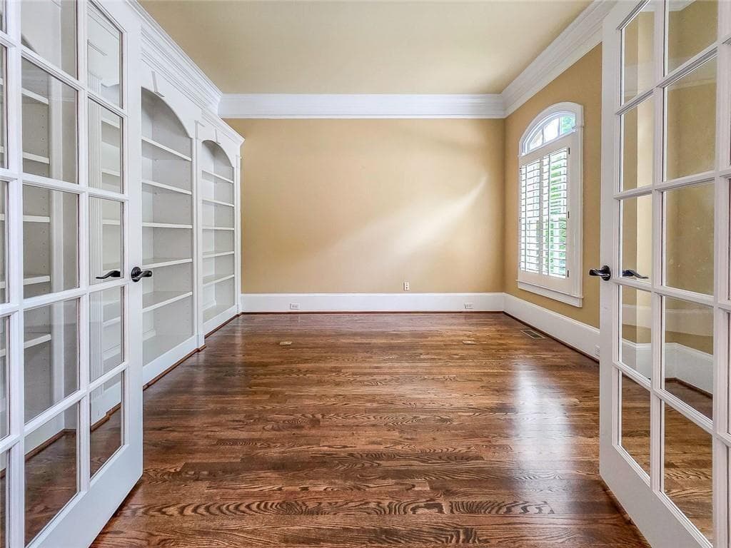 5 bedroom, 6 bathroom, 6,647 sq ft single family residence under contract at 7725 NW Marsh Court, Sandy Springs, GA 30328 — photo 5