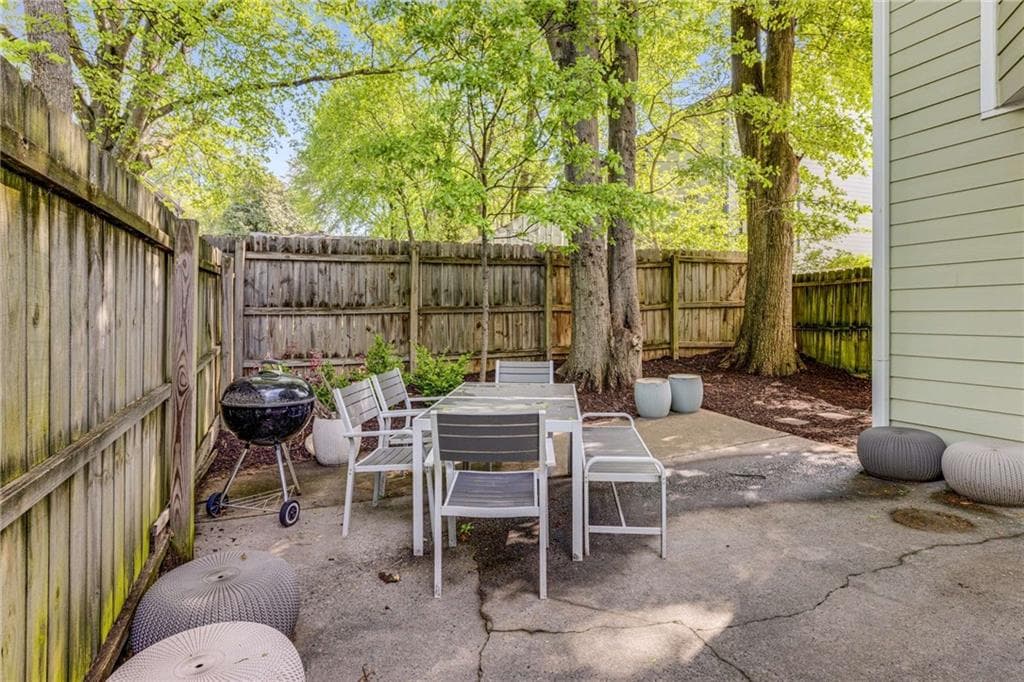 2 bedroom, 1 bathroom, 800 sq ft quadruplex for rent at 1738 Taylor Street B1, Atlanta, GA 30318 for $1,700 a month — photo 7