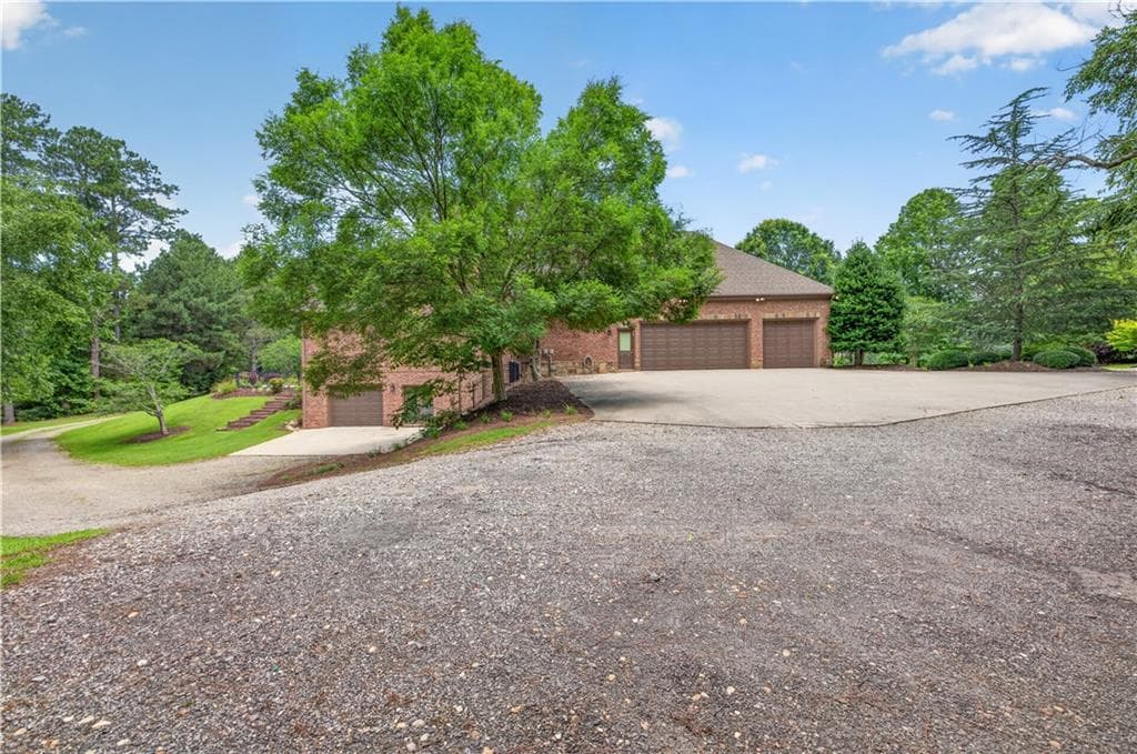 7 bedroom, 7 bathroom, 6,761 sq ft single family residence under contract at 3505 Watson Road, Cumming, GA 30028 — photo 3