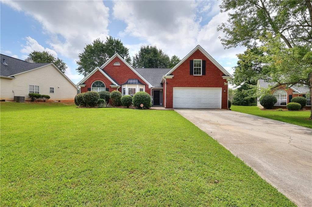 4 bedroom, 2 bathroom, 2,356 sq ft single family residence for rent at 5386 Haverford Mill Cove, Lilburn, GA 30047 for $2,500 a month — photo 2