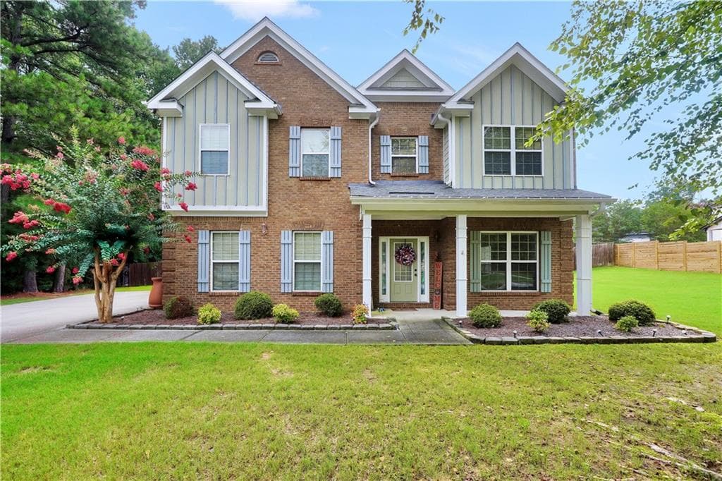 4 bedroom, 3 bathroom, 3,338 sq ft single family residence under contract at 130 Northwood Creek Way, Oxford, GA 30054