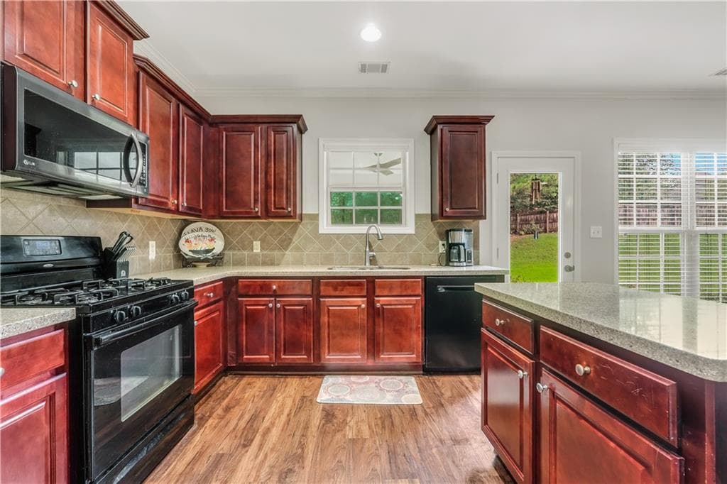 4 bedroom, 3 bathroom, 3,338 sq ft single family residence under contract at 130 Northwood Creek Way, Oxford, GA 30054 — photo 6