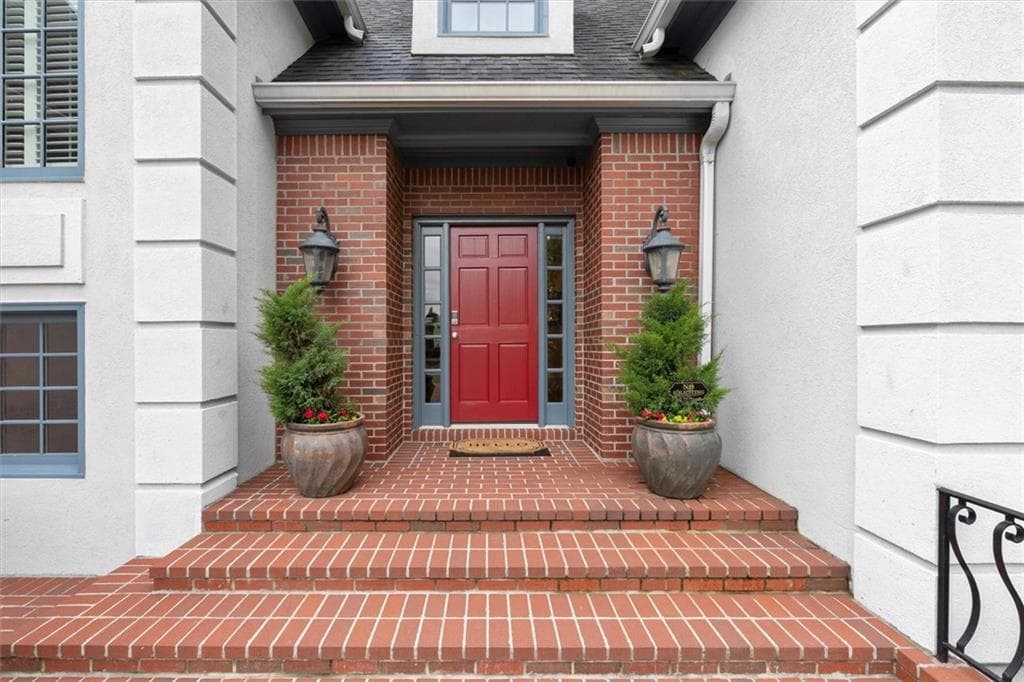 6 bedroom, 5 bathroom, 6,450 sq ft single family residence under contract at 2219 Lattimore Farm Drive, Kennesaw, GA 30152 — photo 3