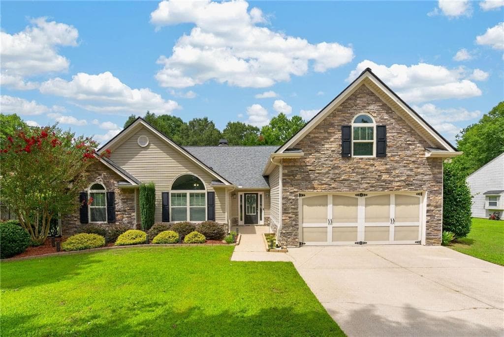 3 bedroom, 2 bathroom, 2,420 sq ft single family residence under contract at 19 Elk Drive, Temple, GA 30179