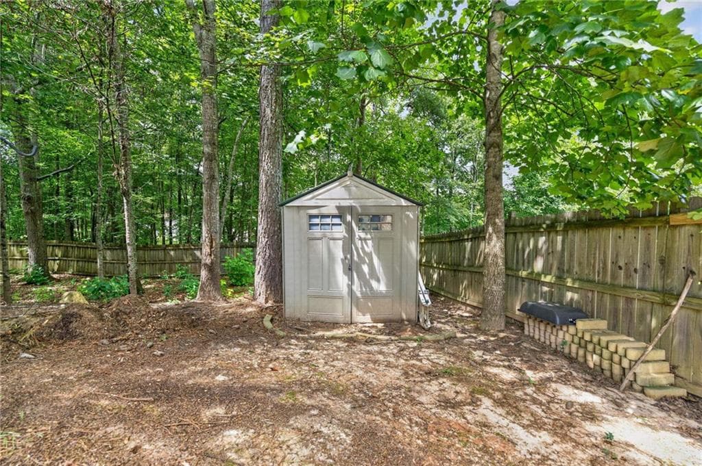 3 bedroom, 2 bathroom, 2,420 sq ft single family residence under contract at 19 Elk Drive, Temple, GA 30179 — photo 7