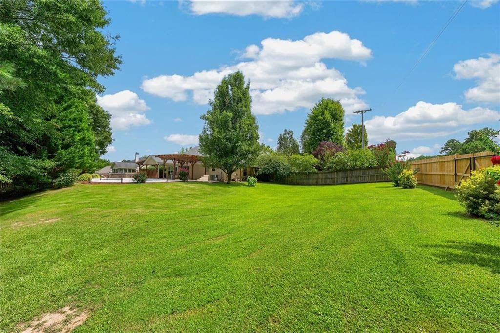 3 bedroom, 2 bathroom, 2,420 sq ft single family residence under contract at 19 Elk Drive, Temple, GA 30179 — photo 9