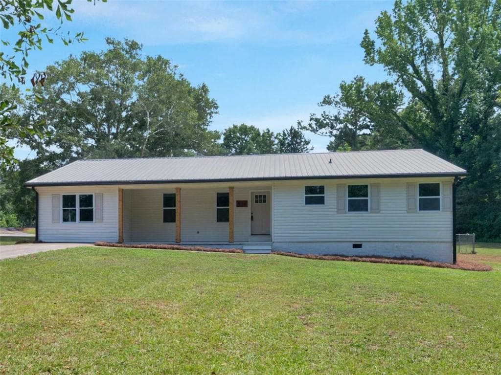 4 bedroom, 2 bathroom, 1,754 sq ft single family residence under contract at 976 Hampton Locust Grove Road, Hampton, GA 30228
