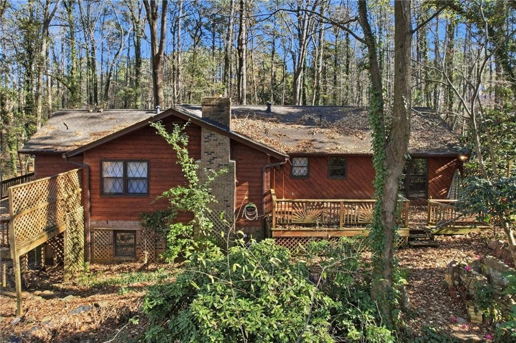 4 bedroom, 3 bathroom, 2,013 sq ft single family residence for sale at 1091 Cole Drive, Lilburn, GA 30047 — photo 6