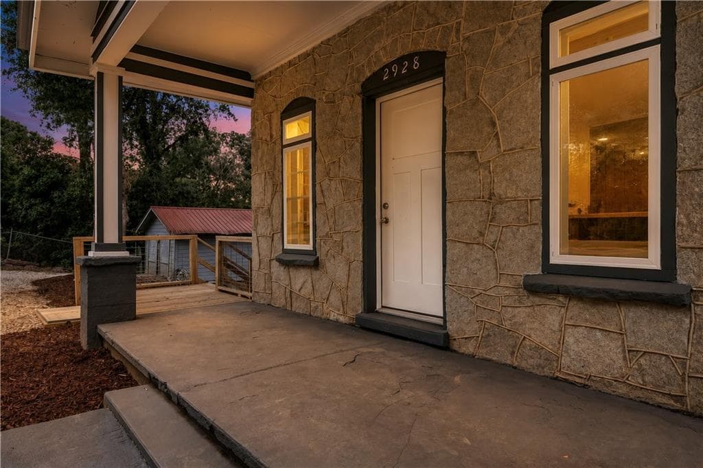 2 bedroom, 1 bathroom, 949 sq ft single family residence for sale at 2928 Old Cornelia Highway, Gainesville, GA 30507 — photo 3