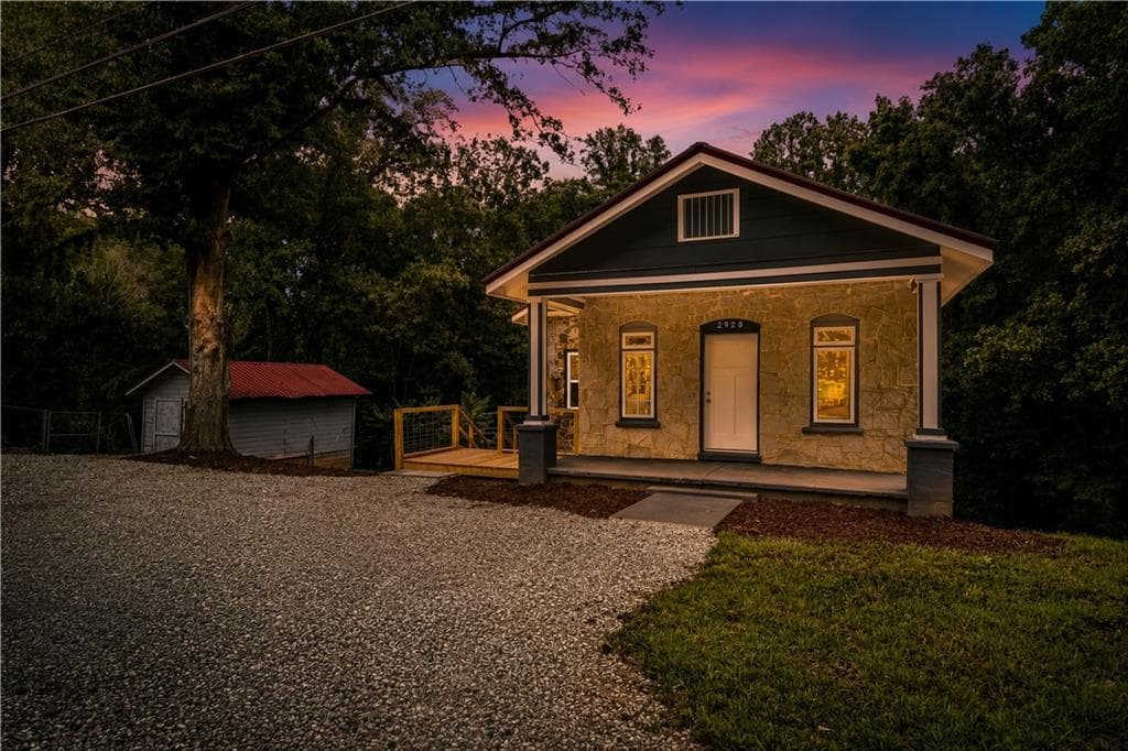 2 bedroom, 1 bathroom, 949 sq ft single family residence for sale at 2928 Old Cornelia Highway, Gainesville, GA 30507 — photo 4