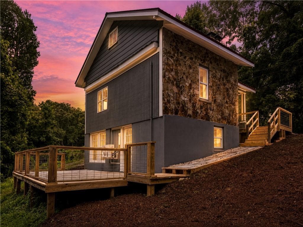 2 bedroom, 1 bathroom, 949 sq ft single family residence for sale at 2928 Old Cornelia Highway, Gainesville, GA 30507 — photo 5