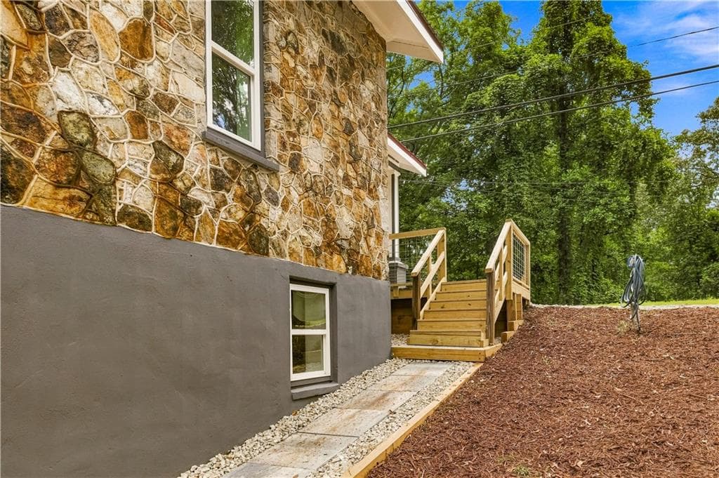 2 bedroom, 1 bathroom, 949 sq ft single family residence for sale at 2928 Old Cornelia Highway, Gainesville, GA 30507 — photo 10