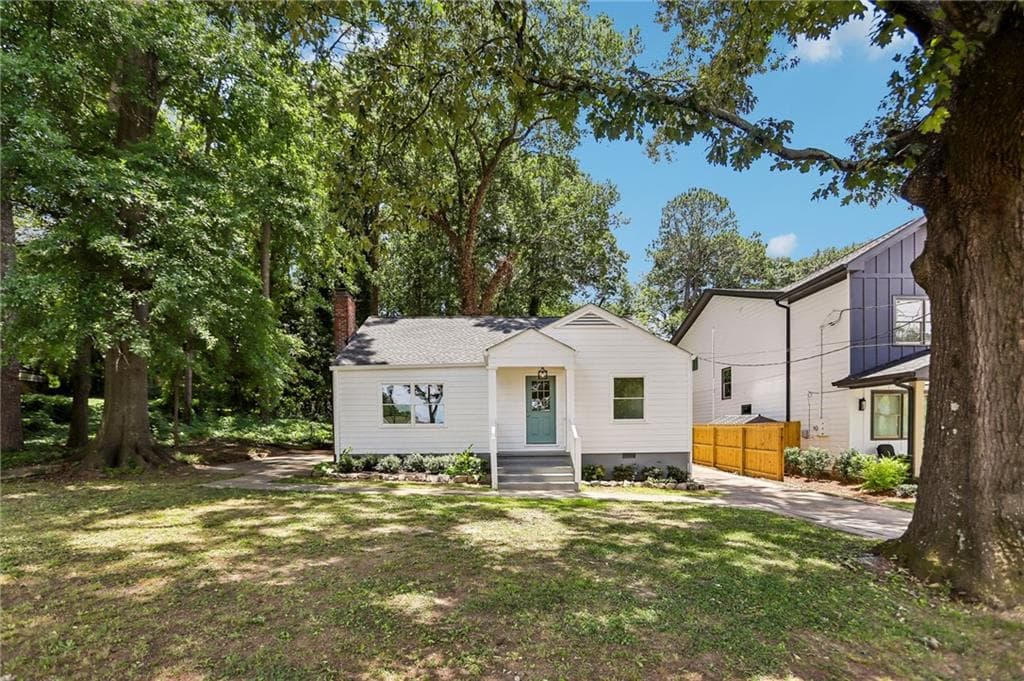 3 bedroom, 2 bathroom, 1,598 sq ft single family residence under contract at 515 Casanova Street, Atlanta, GA 30315 — photo 2