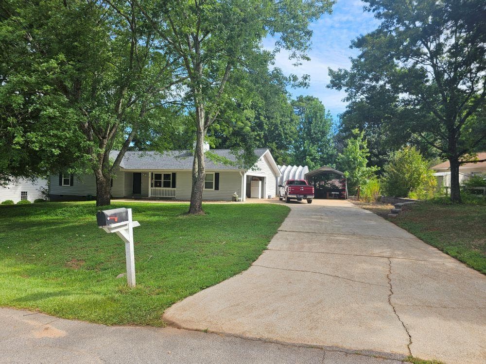 3 bedroom, 2 bathroom, 1,588 sq ft single family residence for sale at 5417 Raintree Trace, Oakwood, GA 30566