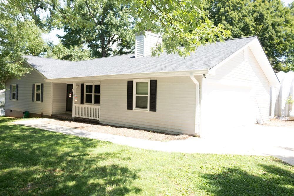 3 bedroom, 2 bathroom, 1,588 sq ft single family residence for sale at 5417 Raintree Trace, Oakwood, GA 30566 — photo 2