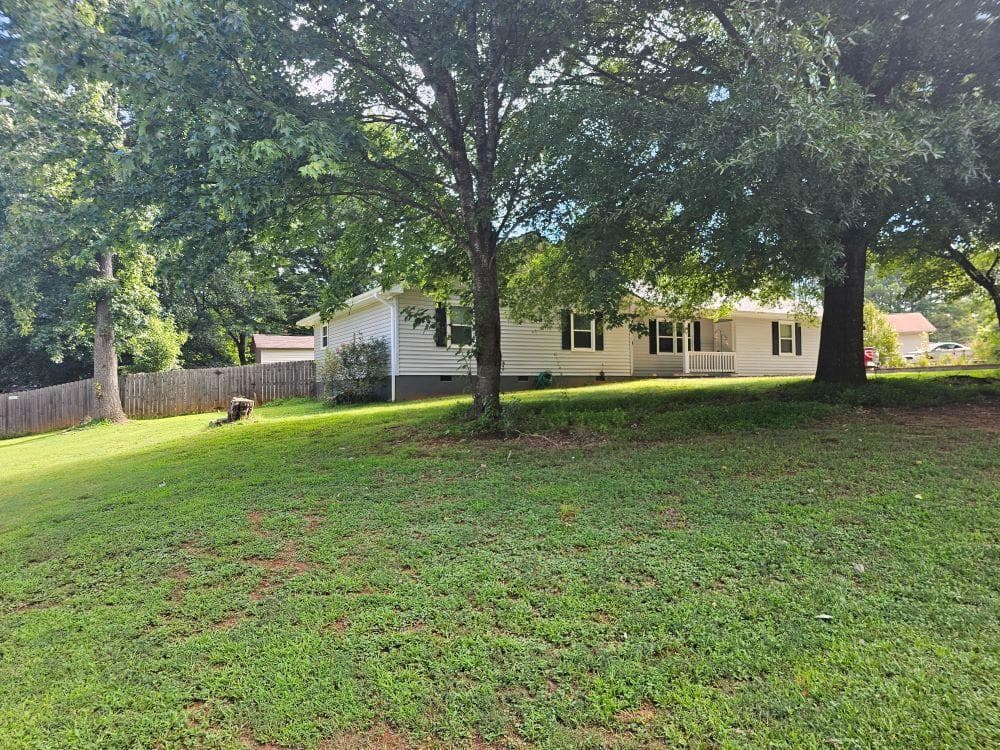 3 bedroom, 2 bathroom, 1,588 sq ft single family residence for sale at 5417 Raintree Trace, Oakwood, GA 30566 — photo 4