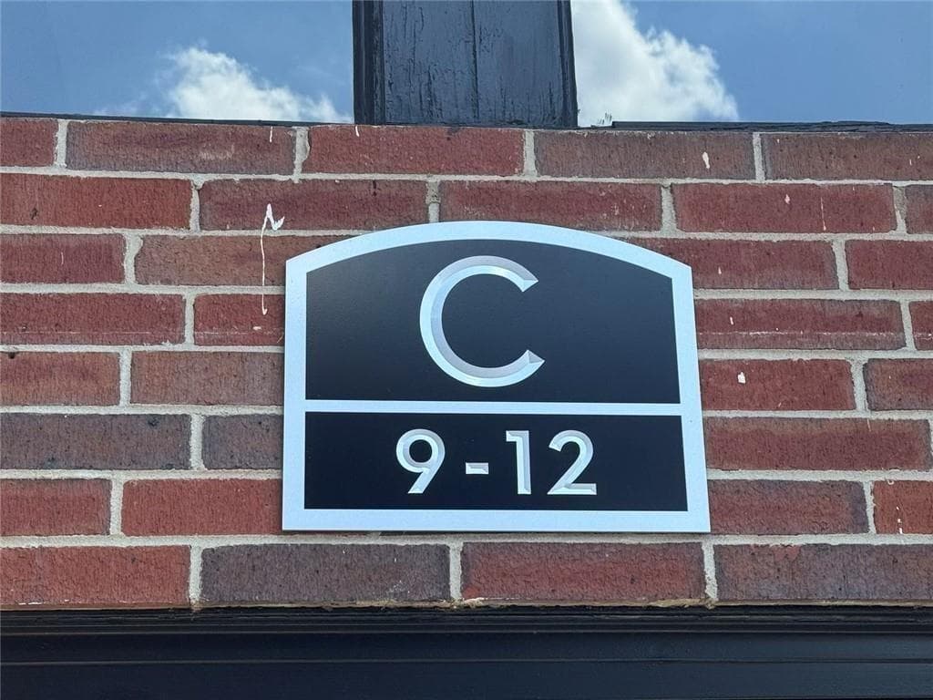 2 bedroom, 1 bathroom, 900 sq ft condominium for sale at 1705 Monroe Drive C09, Atlanta, GA 30324 — photo 2