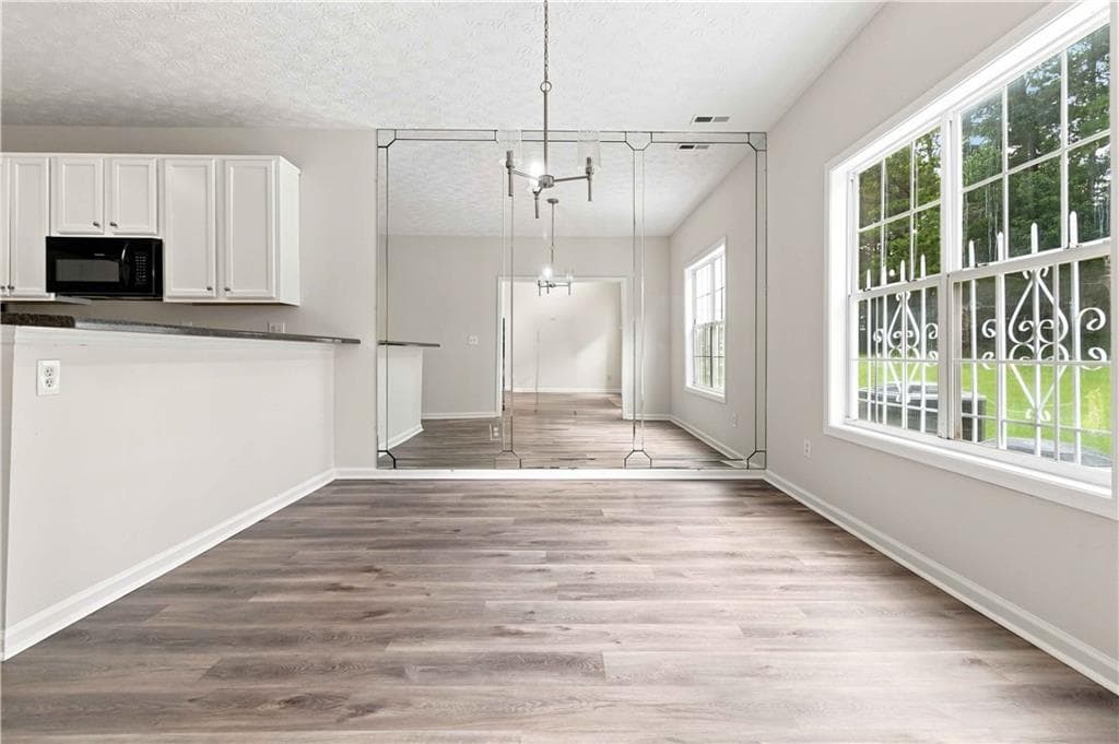 3 bedroom, 3 bathroom, 1,788 sq ft single family residence under contract at 7576 Winderemere Park, Riverdale, GA 30274 — photo 4