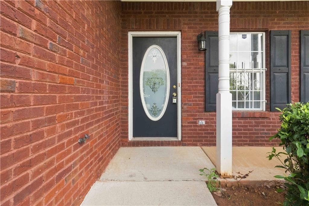 3 bedroom, 3 bathroom, 1,788 sq ft single family residence under contract at 7576 Winderemere Park, Riverdale, GA 30274 — photo 6