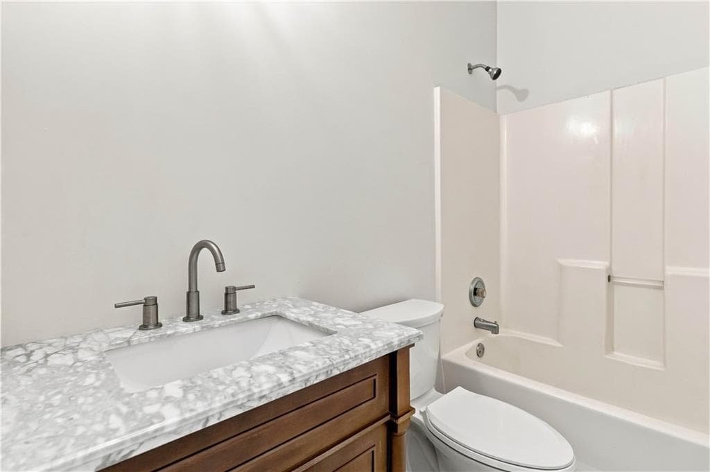 3 bedroom, 3 bathroom, 1,788 sq ft single family residence under contract at 7576 Winderemere Park, Riverdale, GA 30274 — photo 9