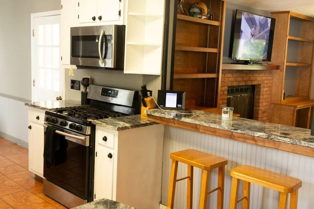 3 bedroom, 2 bathroom, 1,588 sq ft single family residence for sale at 5417 Raintree Trace, Oakwood, GA 30566 — photo 9