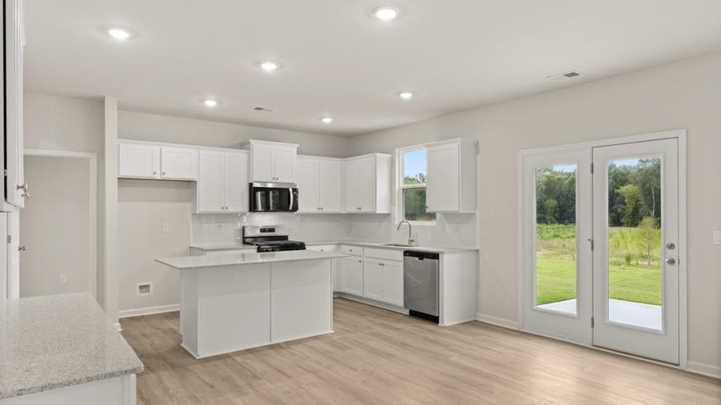 5 bedroom, 5 bathroom, 3,389 sq ft single family residence under contract at 6287 Hallsley Drive, South Fulton, GA 30349 — photo 5