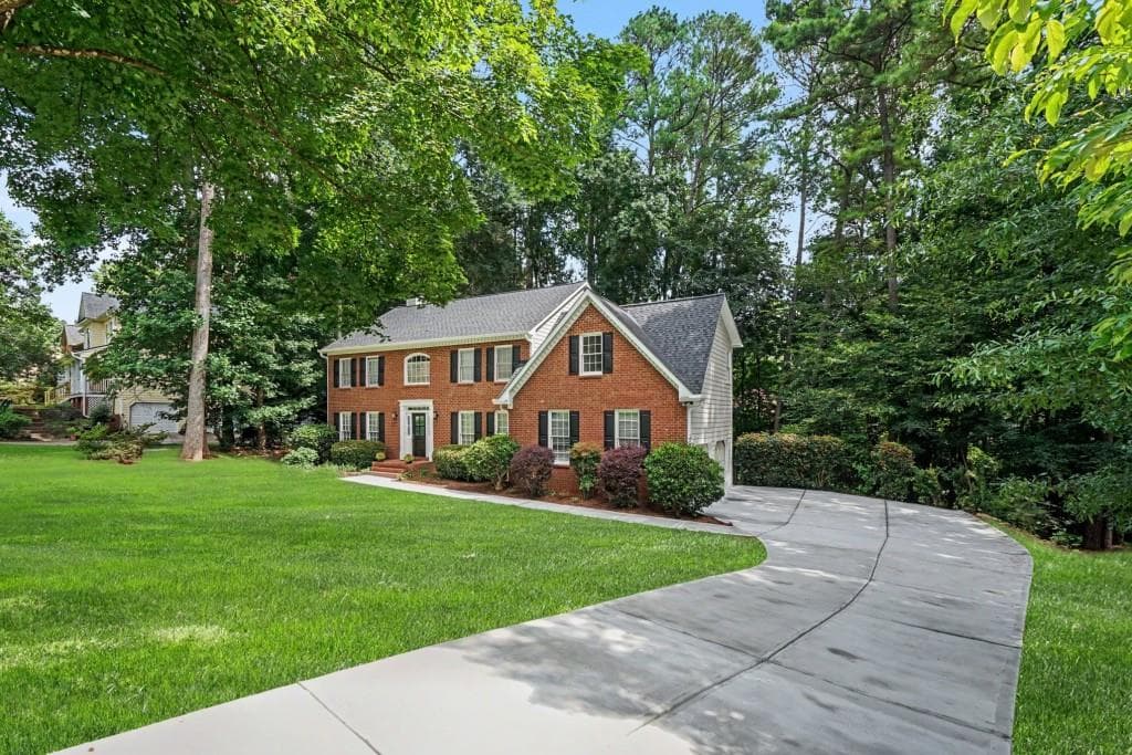 4 bedroom, 3 bathroom, 2,997 sq ft single family residence for sale at 3611 Preston Court, Lilburn, GA 30047 — photo 2