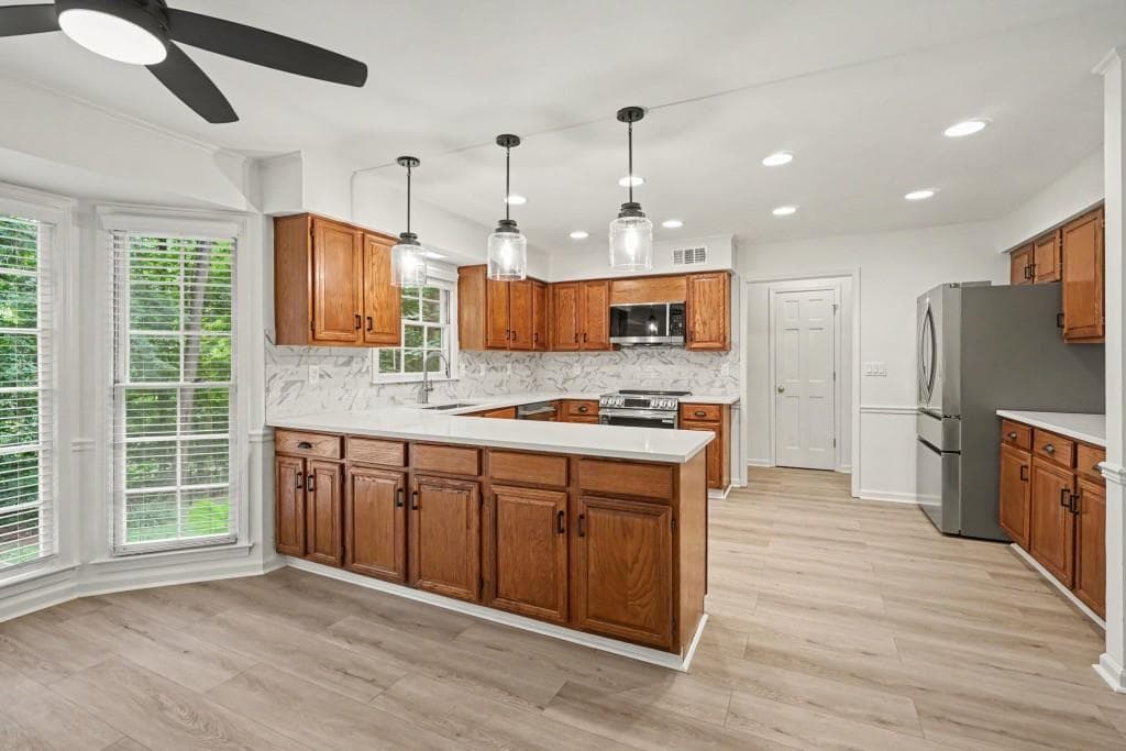 4 bedroom, 3 bathroom, 2,997 sq ft single family residence for sale at 3611 Preston Court, Lilburn, GA 30047 — photo 6
