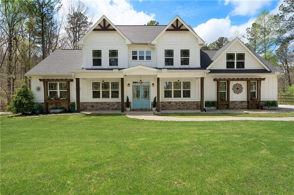 5 bedroom, 6 bathroom, 4,506 sq ft single family residence for sale at 401 Blossom Trail, Acworth, GA 30101 — photo 2