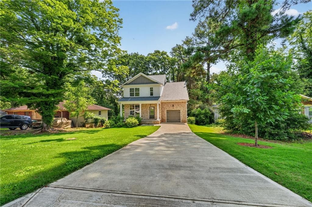 5 bedroom, 4 bathroom, 2,920 sq ft single family residence under contract at 2126 Seavey Drive, Decatur, GA 30032 — photo 3