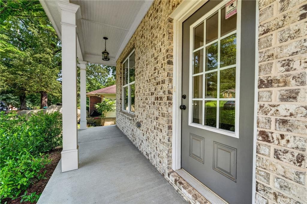 5 bedroom, 4 bathroom, 2,920 sq ft single family residence under contract at 2126 Seavey Drive, Decatur, GA 30032 — photo 5