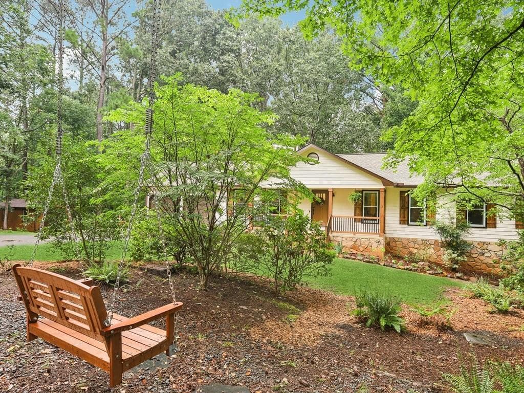 5 bedroom, 4 bathroom, 3,175 sq ft single family residence for sale at 518 Picketts Crossing, Acworth, GA 30101 — photo 8