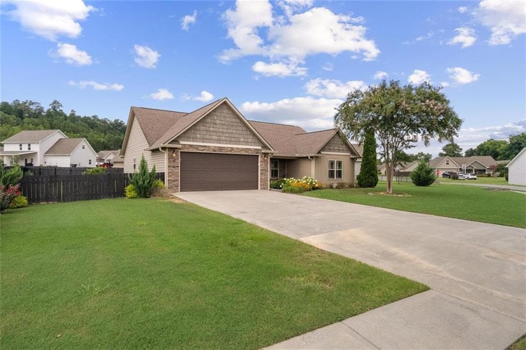 3 bedroom, 2 bathroom, 1,948 sq ft single family residence under contract at 222 Gilmore Circle, Calhoun, GA 30701