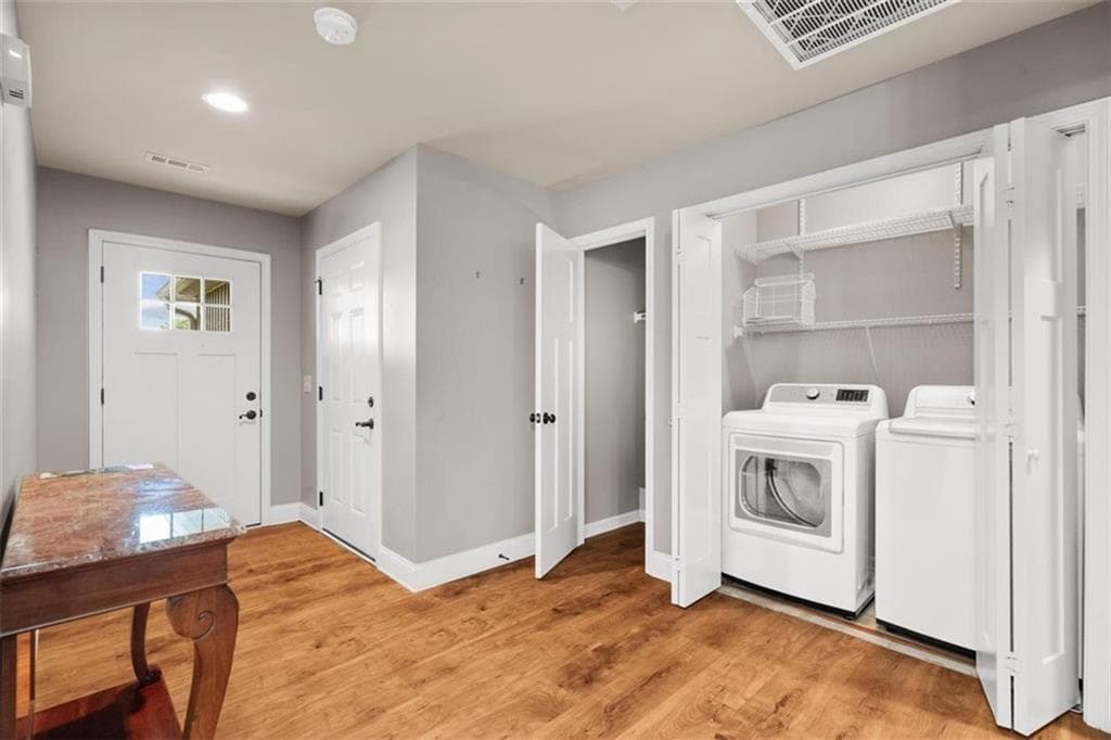 3 bedroom, 2 bathroom, 1,948 sq ft single family residence under contract at 222 Gilmore Circle, Calhoun, GA 30701 — photo 4