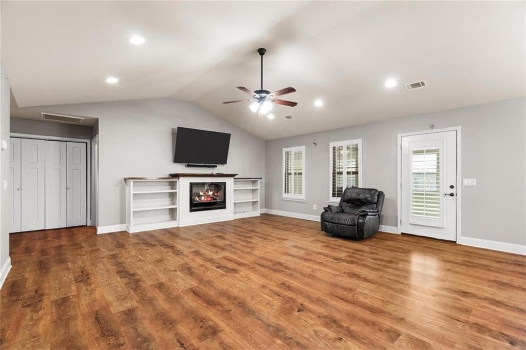 3 bedroom, 2 bathroom, 1,948 sq ft single family residence under contract at 222 Gilmore Circle, Calhoun, GA 30701 — photo 7