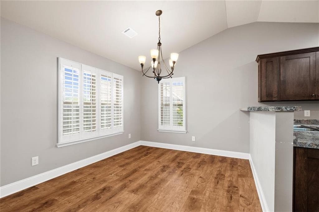 3 bedroom, 2 bathroom, 1,948 sq ft single family residence under contract at 222 Gilmore Circle, Calhoun, GA 30701 — photo 8