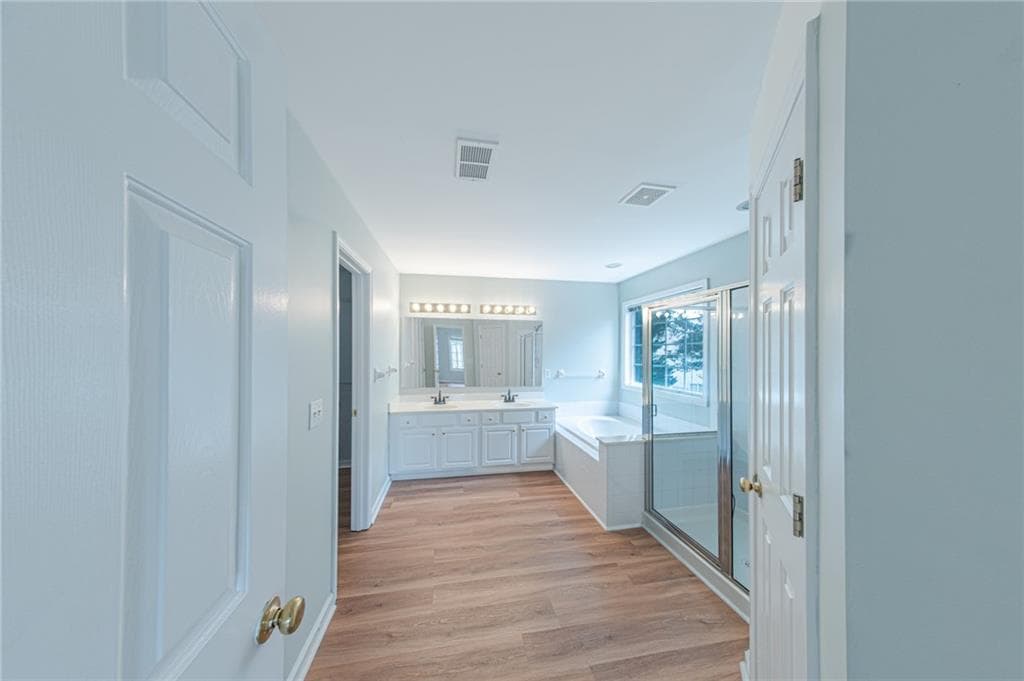 4 bedroom, 3 bathroom, 2,213 sq ft single family residence for rent at 3985 Shallowford Green Court, Marietta, GA 30062 for $2,829 a month — photo 8