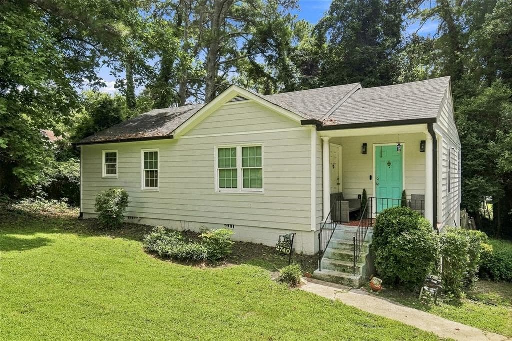 4 bedroom, 2 bathroom, 1,916 sq ft single family residence for sale at 2740 Dale Creek Drive, Atlanta, GA 30318 — photo 6
